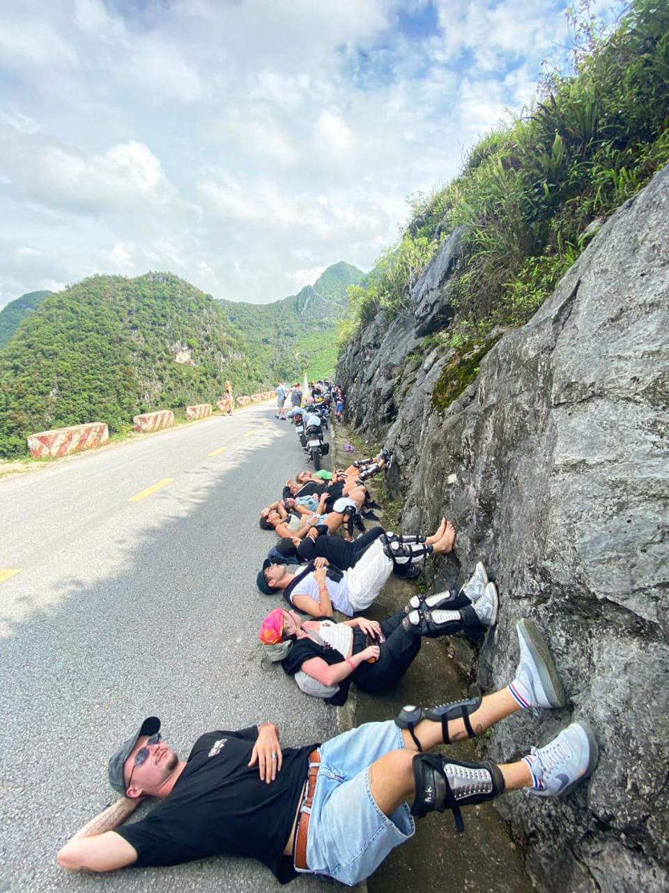 Lazy Cat Homestay - Motorbikes Rental & Tours Ha Giang Exterior foto